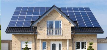 Foto modernes Haus mit Solaranlage